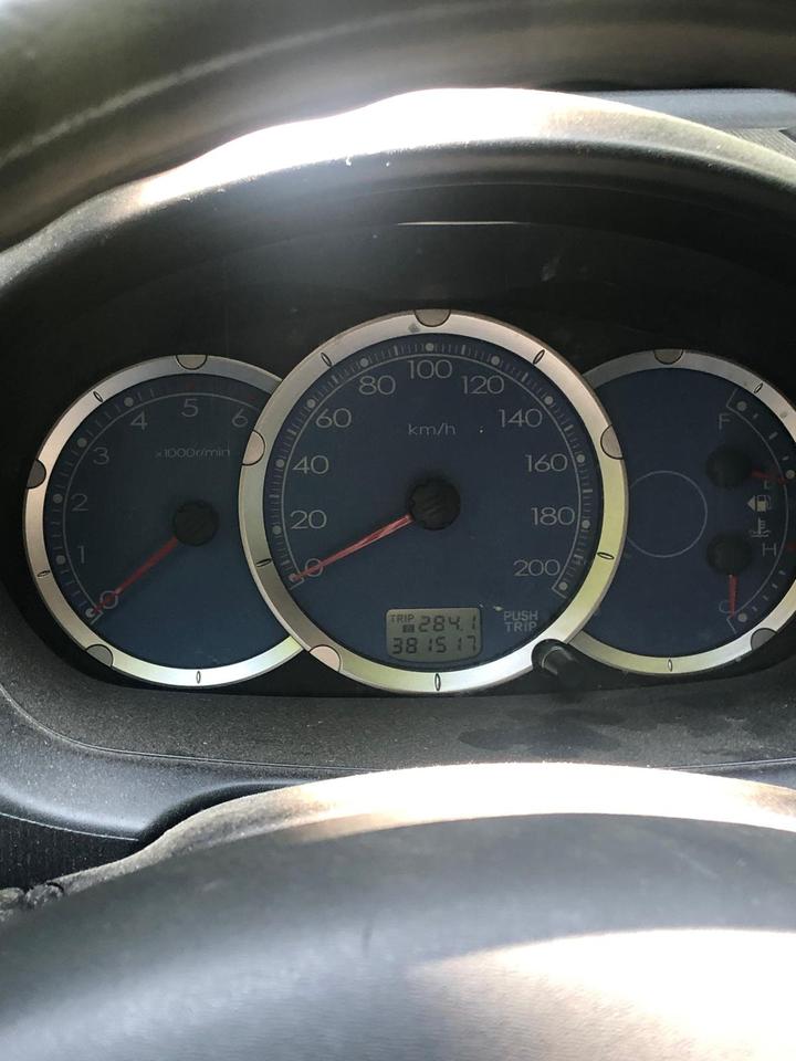 Pick up L200 пробіг: 381517 рік: September 2006 Diesel потужність:136 PS коробка: Manuell ціна: 5850 - Фото 3