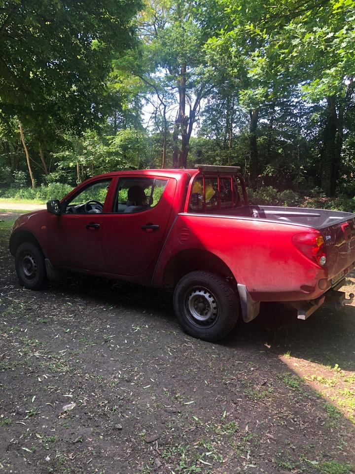 Pick up L200 пробіг: 381517 рік: September 2006 Diesel потужність:136 PS коробка: Manuell ціна: 5850 - Фото 5