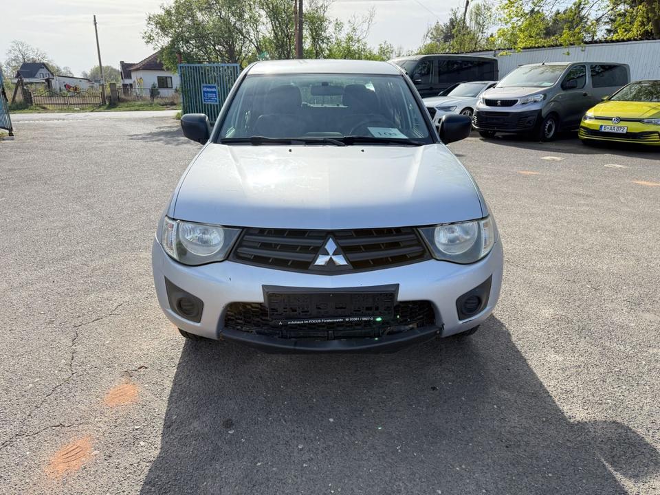 Mitsubishi L200 Inform Doppelkabine 2WD пробіг: 143867 рік: August 2010 Diesel потужність:128 PS коробка: Manuell ціна: 5990 - Фото 0