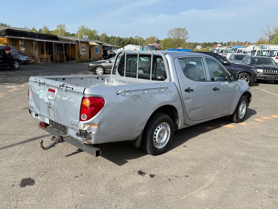 Mitsubishi L200 Inform Doppelkabine 2WD пробіг: 143867 рік: August 2010 Diesel потужність:128 PS коробка: Manuell ціна: 5990 - Фото 5