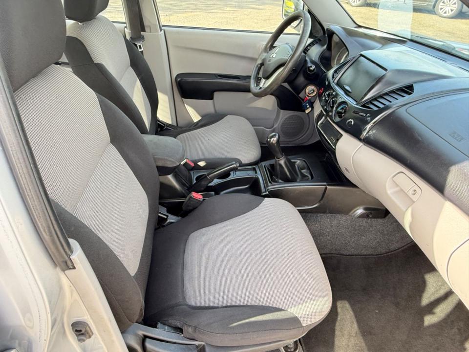 Mitsubishi L200 Inform Doppelkabine 2WD пробіг: 143867 рік: August 2010 Diesel потужність:128 PS коробка: Manuell ціна: 5990 - Фото 9