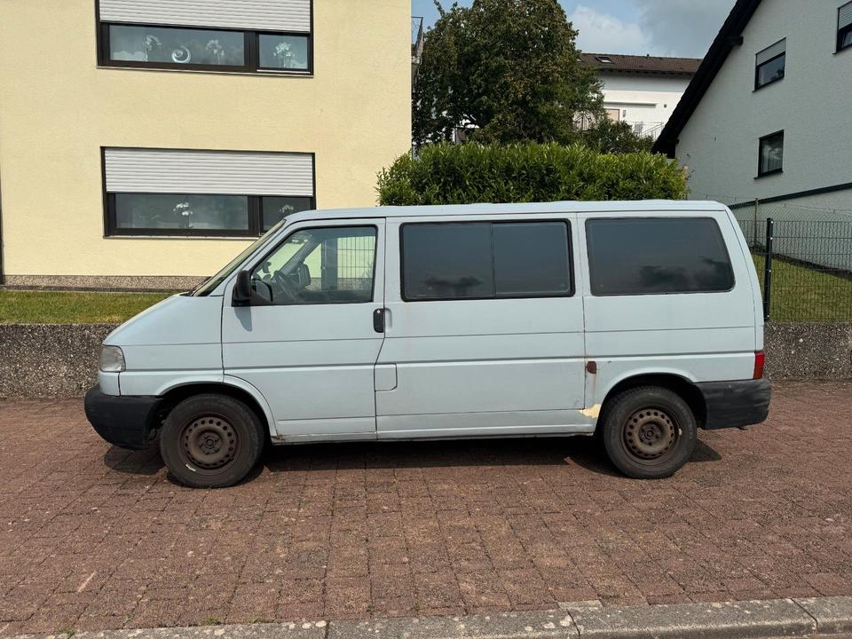  Дпомога з купівлі та пригону авто Volkswagen T4 Multivan пробіг: 483498 рік: März 1998 Diesel потужність:102 PS коробка: Manuell ціна: 2200 - Фото 2