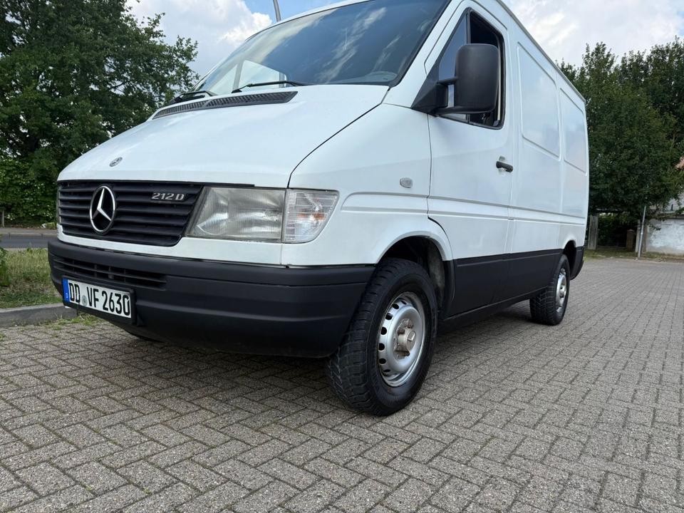 Mercedes-Benz Sprinter 3,0CDI Allrad 4x4  пробіг: 270000 рік: Oktober 1996 Diesel потужність:122 PS коробка: Manuell ціна: 4800 Weiß - Фото 0