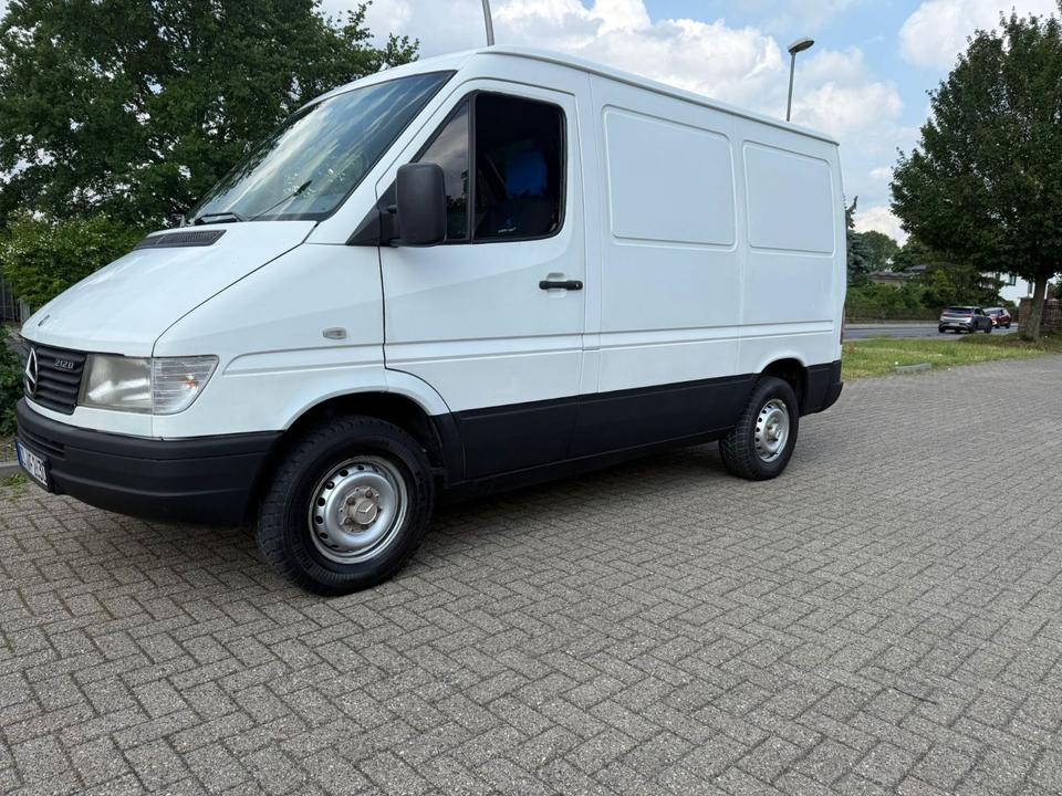 Mercedes-Benz Sprinter 3,0CDI Allrad 4x4  пробіг: 270000 рік: Oktober 1996 Diesel потужність:122 PS коробка: Manuell ціна: 4800 Weiß - Фото 1