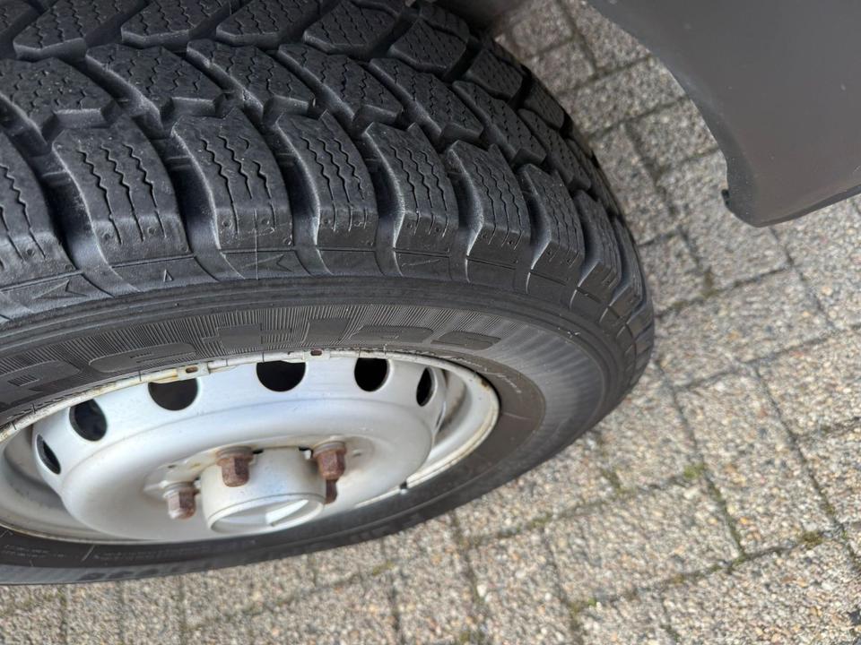 Mercedes-Benz Sprinter 3,0CDI Allrad 4x4  пробіг: 270000 рік: Oktober 1996 Diesel потужність:122 PS коробка: Manuell ціна: 4800 Weiß - Фото 13