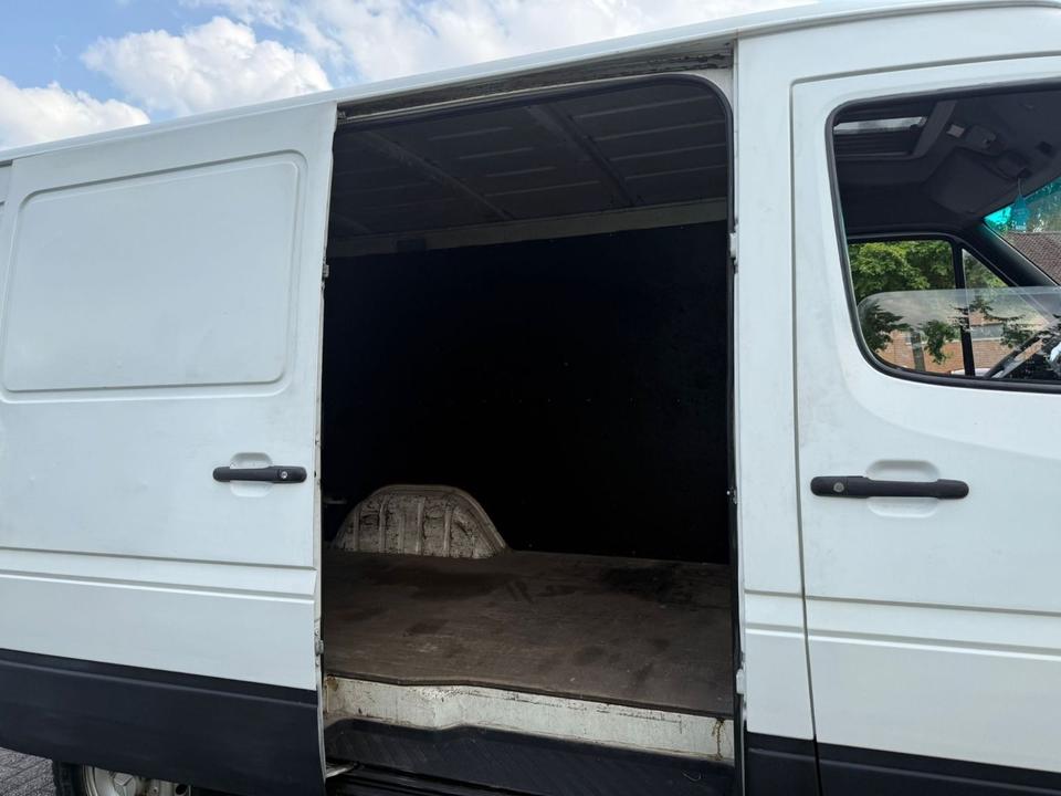 Mercedes-Benz Sprinter 3,0CDI Allrad 4x4  пробіг: 270000 рік: Oktober 1996 Diesel потужність:122 PS коробка: Manuell ціна: 4800 Weiß - Фото 14