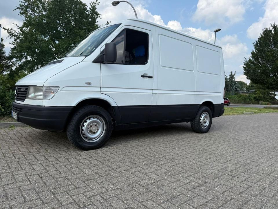 Mercedes-Benz Sprinter 3,0CDI Allrad 4x4  пробіг: 270000 рік: Oktober 1996 Diesel потужність:122 PS коробка: Manuell ціна: 4800 Weiß - Фото 2