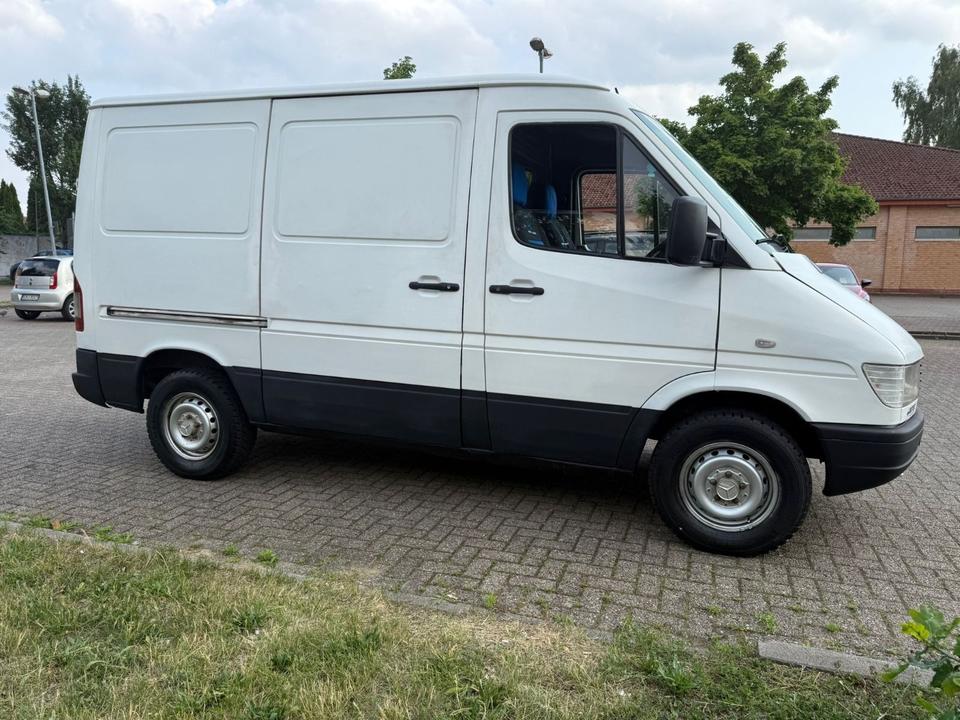 Mercedes-Benz Sprinter 3,0CDI Allrad 4x4  пробіг: 270000 рік: Oktober 1996 Diesel потужність:122 PS коробка: Manuell ціна: 4800 Weiß - Фото 3
