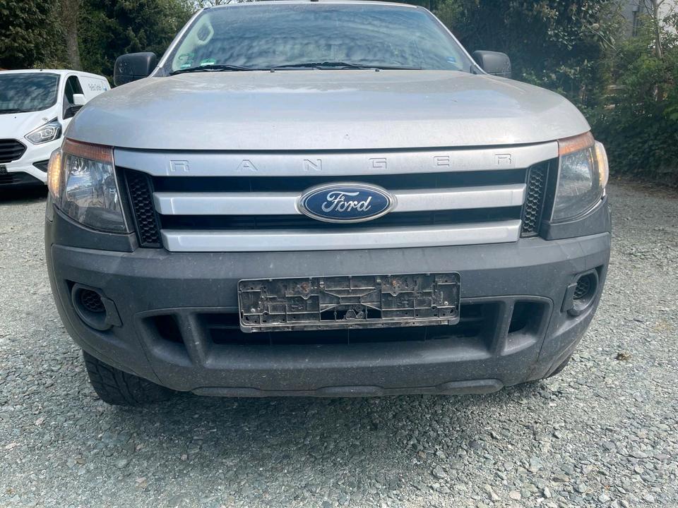 Ford Ranger 2.2 Diesel  4X4 пробіг: 71210 рік: Dezember 2014 Diesel потужність:150 PS коробка: Manuell ціна: 5900 - Фото 0