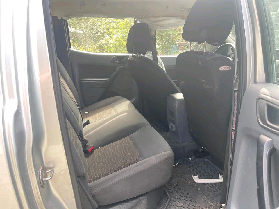 Ford Ranger 2.2 Diesel  4X4 пробіг: 71210 рік: Dezember 2014 Diesel потужність:150 PS коробка: Manuell ціна: 5900 - Фото 18