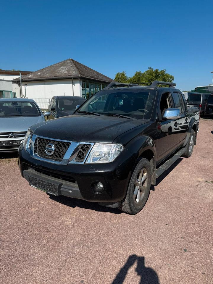 Пригнати надійне авто для військових Nissan Navara Pickup Double Cab LE 4X4  пробіг: 166700 Diesel ціна: 5555 - Фото 0
