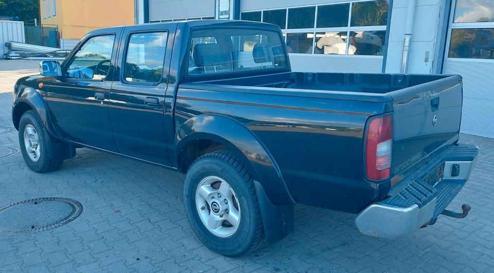 Nissan Navara NP300 Pick-up Double Cab 4X4 пробіг: 220000 рік: März 2009 Diesel потужність:133 PS коробка: Manuell ціна: 5500 - Фото 2