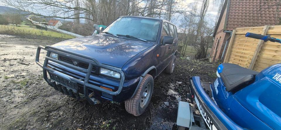Nissan Terrano 2 2.4i 4x4 пробіг: 155000 Benzin рік: Januar 1996 коробка: Manuell ціна: 2500 ціна: 2500 - Фото 0