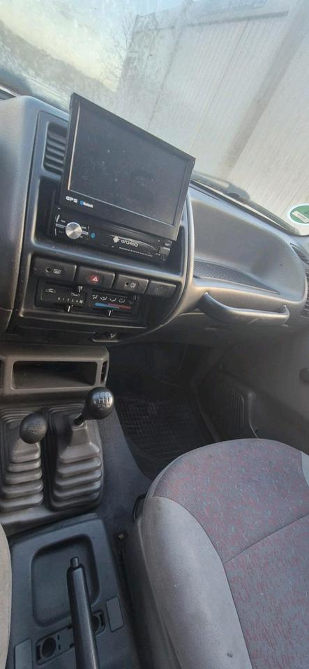 Nissan Terrano 2 2.4i 4x4 пробіг: 155000 Benzin рік: Januar 1996 коробка: Manuell ціна: 2500 ціна: 2500 - Фото 12