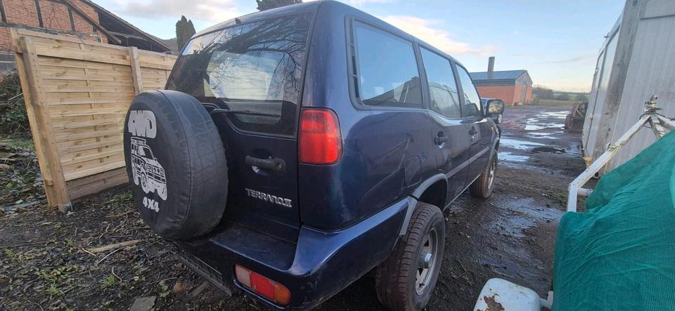 Nissan Terrano 2 2.4i 4x4 пробіг: 155000 Benzin рік: Januar 1996 коробка: Manuell ціна: 2500 ціна: 2500 - Фото 3