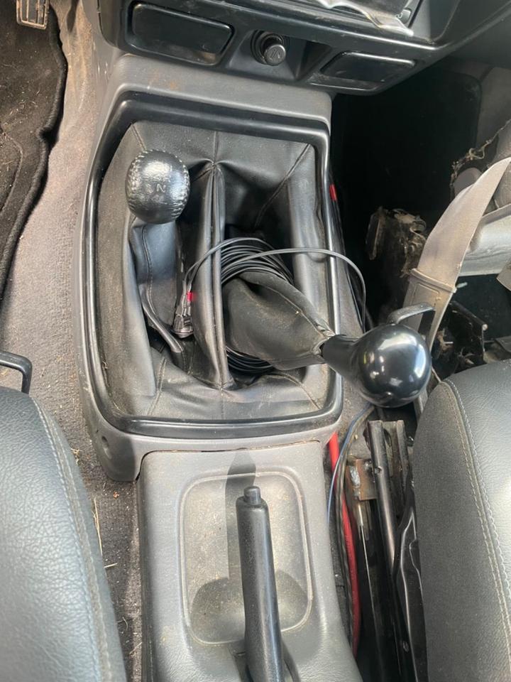 Nissan Navara D22 KingCab Pickup пробіг: 180000 рік: Juli 2000 Diesel потужність:103 PS коробка: Manuell ціна: 4999 Schwarz - Фото 11