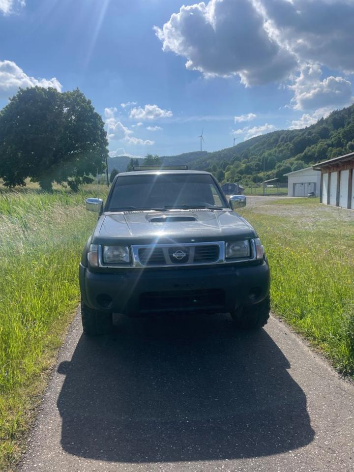 Nissan Navara D22 KingCab Pickup пробіг: 180000 рік: Juli 2000 Diesel потужність:103 PS коробка: Manuell ціна: 4999 Schwarz - Фото 12