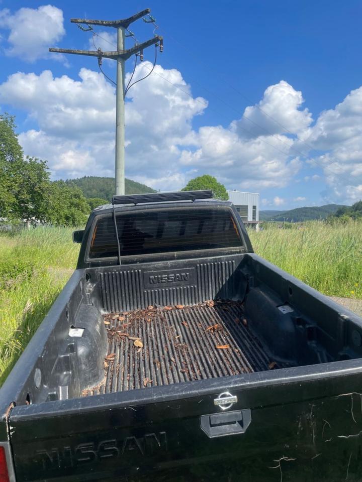 Nissan Navara D22 KingCab Pickup пробіг: 180000 рік: Juli 2000 Diesel потужність:103 PS коробка: Manuell ціна: 4999 Schwarz - Фото 14