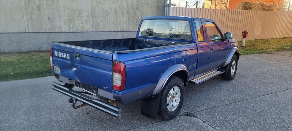 Nissan Navara 4X4 пробіг: 240000 рік: März 1999 Diesel потужність:103 PS коробка: Manuell ціна: 5990 - Фото 4