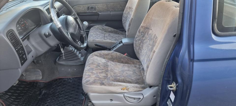 Nissan Navara 4X4 пробіг: 240000 рік: März 1999 Diesel потужність:103 PS коробка: Manuell ціна: 5990 - Фото 8