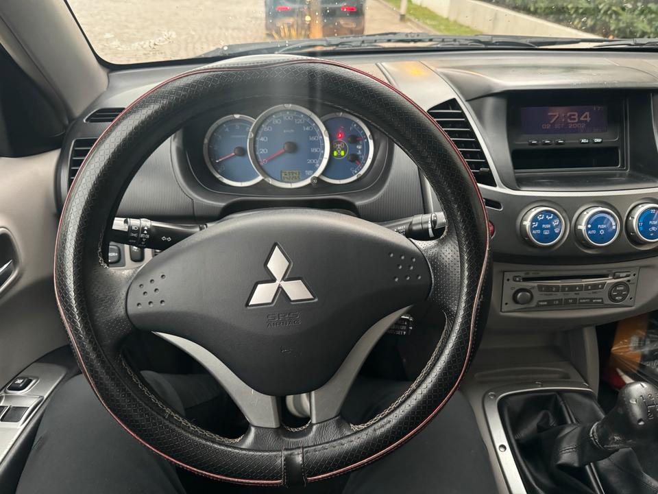 Mitsubishi l200 Pick up 4x4 пробіг: 342000 рік: Juni 2008 Diesel потужність:156 PS ціна: 5900 - Фото 10