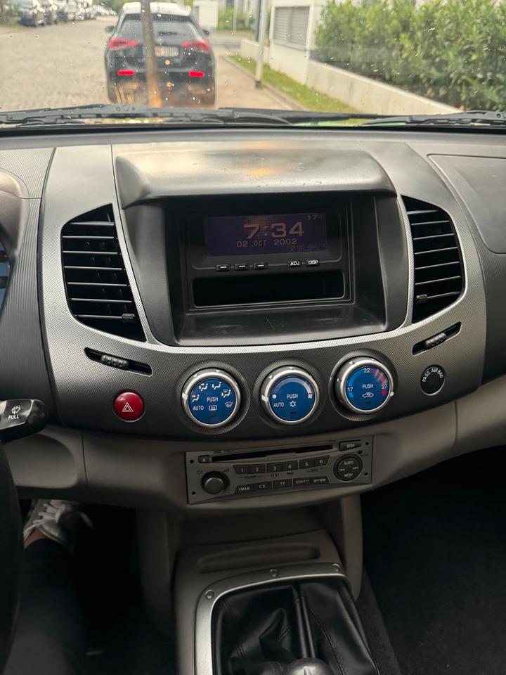 Mitsubishi l200 Pick up 4x4 пробіг: 342000 рік: Juni 2008 Diesel потужність:156 PS ціна: 5900 - Фото 9