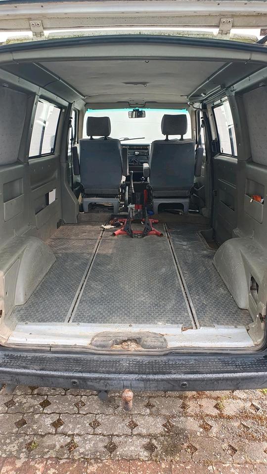 T4 Transporter AHK LKW 1.9 ABL Diesel Multivan Unbeschädigtes Fahrzeug рік: Januar 2025 Diesel потужність:68 PS коробка: Manuell ціна: 3995 - Фото 2