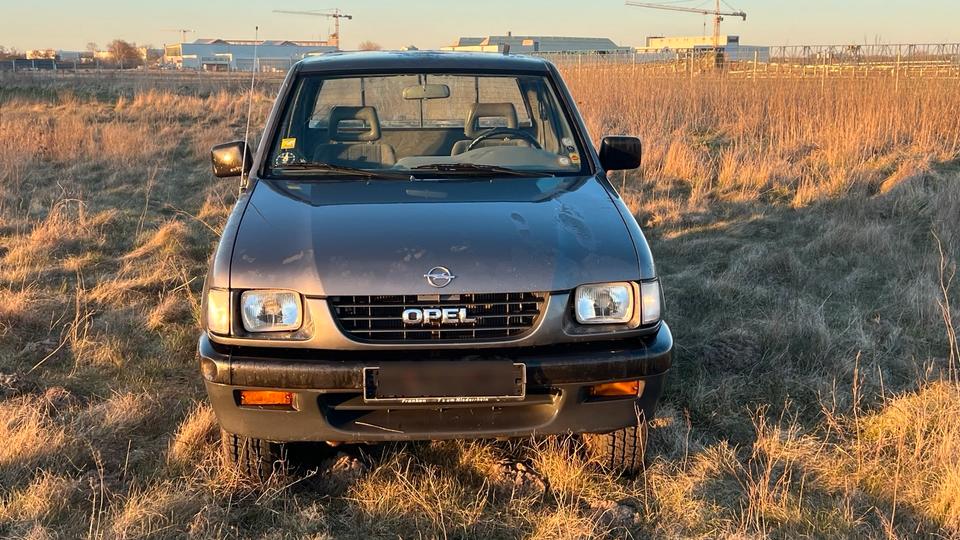 Opel Campo 4x4  пробіг: 160381 рік: März 2004 Diesel коробка: Manuell ціна: 3850 - Фото 1