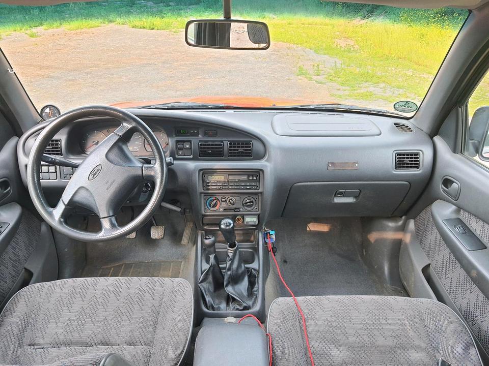 Ford Ranger 2.5l Turbodiesel 4x4 пробіг: 226000 рік: Juli 2000 Diesel потужність:109 PS коробка: Manuell ціна: 3900 - Фото 3