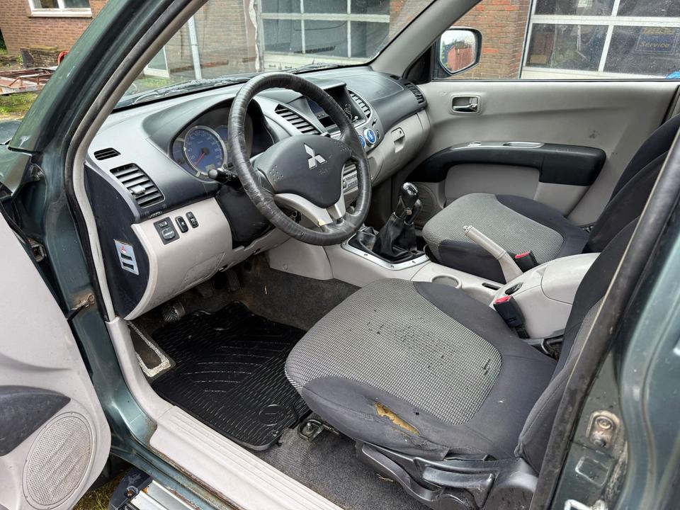 Mitsubishi L200 2.5 DI-S PickUp 4WD Klima пробіг: 292436 рік: März 2008 Diesel потужність:167 PS коробка: Manuell ціна: 5500 - Фото 8