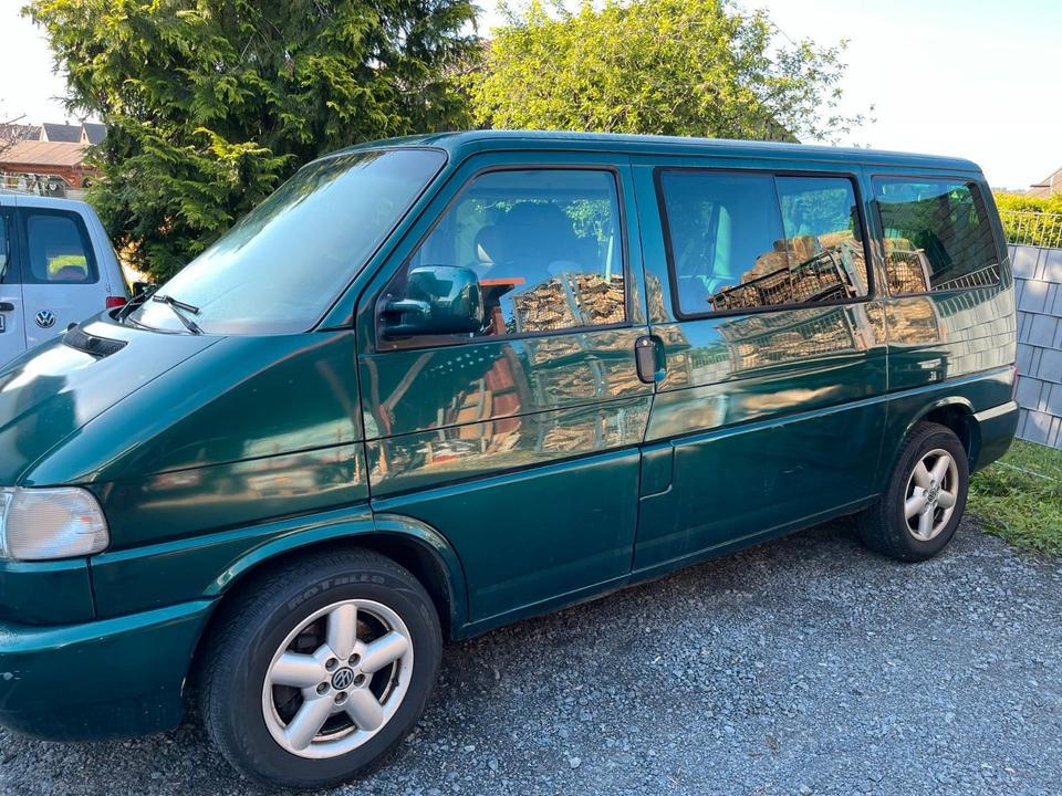 Volkswagen T4 Multivan пробіг: 280000 рік: April 2000 Diesel потужність:151 PS коробка: Manuell ціна: 3500 - Фото 0