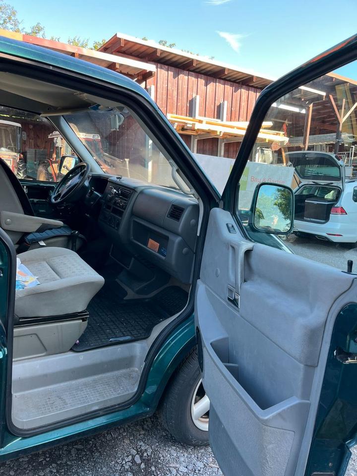Volkswagen T4 Multivan пробіг: 280000 рік: April 2000 Diesel потужність:151 PS коробка: Manuell ціна: 3500 - Фото 8