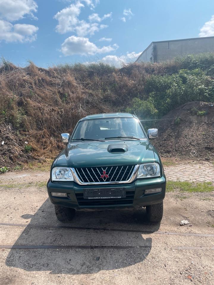 Mitsubishi L200 4X4 Pickup пробіг: 215000 рік: Juni 2004 Diesel потужність:116 PS коробка: Manuell ціна: 4900 - Фото 0