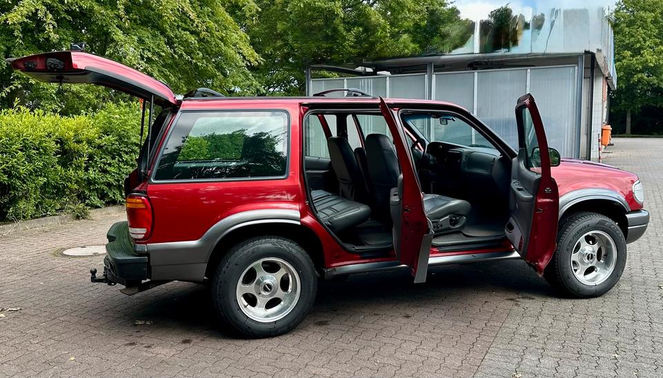Купити позашляховик для потреб військових Ford Explorer 4.0 V6  пробіг: 114400 рік: November 1999 Benzin потужність:204 PS ціна: 2500 - Фото 15