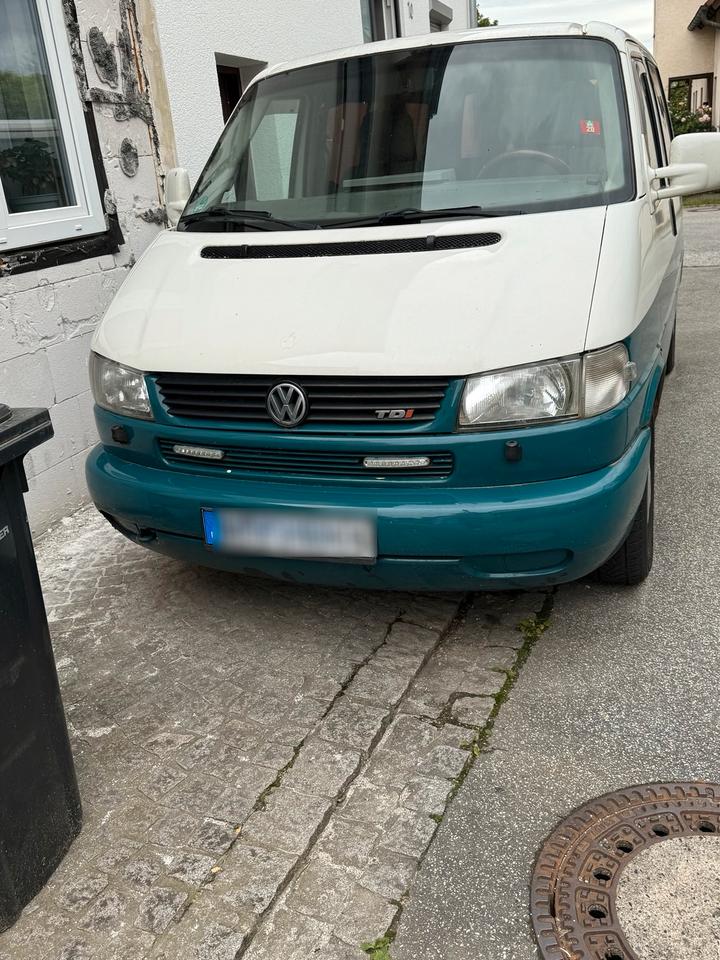 T4 MULTIVAN пробіг: 463000 рік: Dezember 1998 Diesel потужність:151 PS коробка: Manuell ціна: 2500 - Фото 0