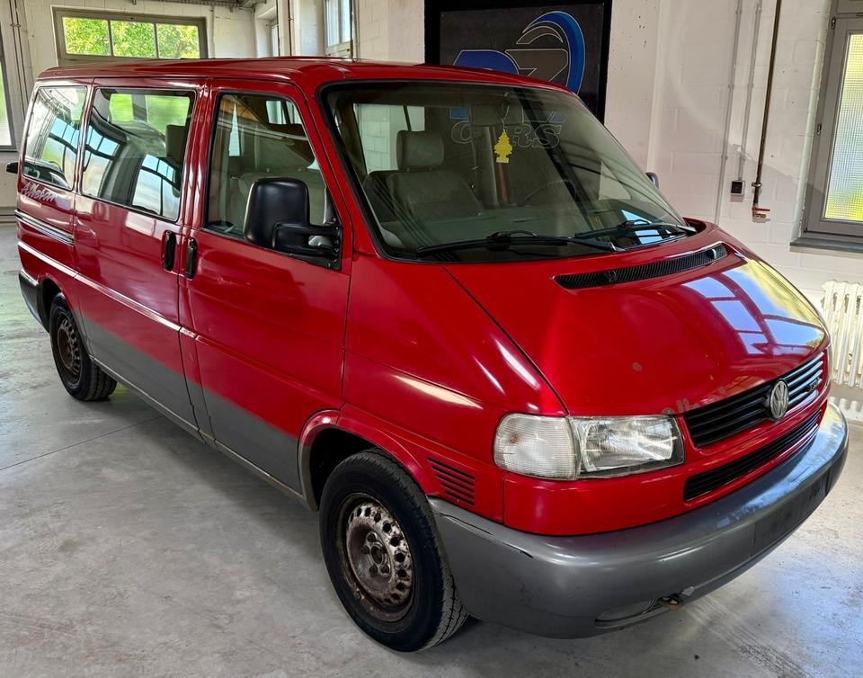 Volkswagen T4 Multivan Wohnmobil 2,5 TDI пробіг: 491000 рік: März 1996 Diesel потужність:102 PS коробка: Manuell ціна: 2999 - Фото 0