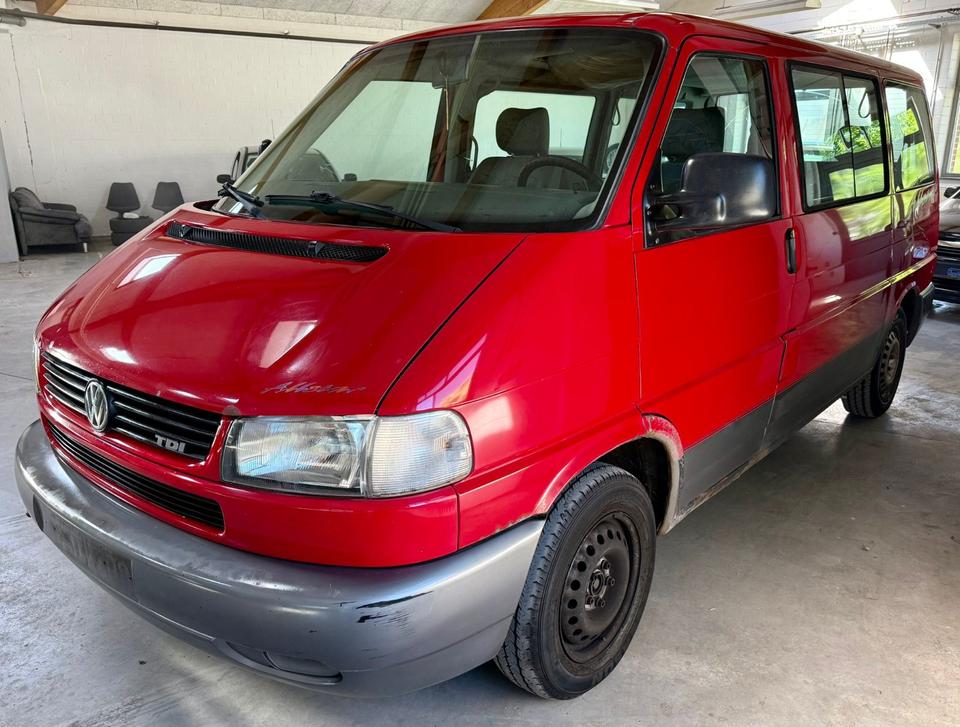 Volkswagen T4 Multivan Wohnmobil 2,5 TDI пробіг: 491000 рік: März 1996 Diesel потужність:102 PS коробка: Manuell ціна: 2999 - Фото 1