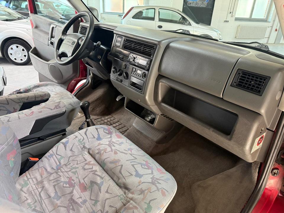 Volkswagen T4 Multivan Wohnmobil 2,5 TDI пробіг: 491000 рік: März 1996 Diesel потужність:102 PS коробка: Manuell ціна: 2999 - Фото 5