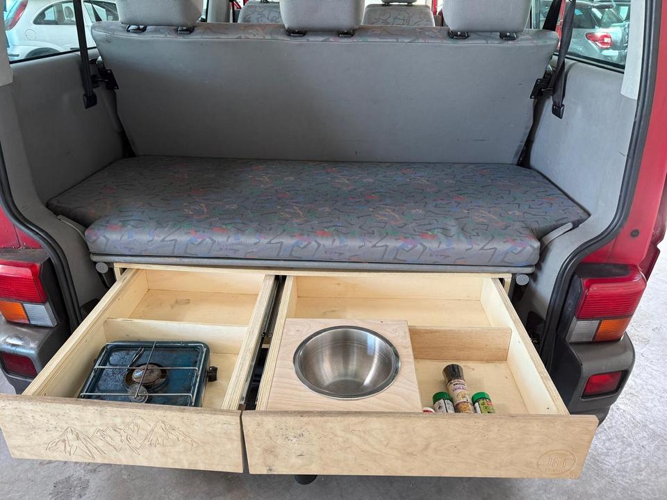 Volkswagen T4 Multivan Wohnmobil 2,5 TDI пробіг: 491000 рік: März 1996 Diesel потужність:102 PS коробка: Manuell ціна: 2999 - Фото 8