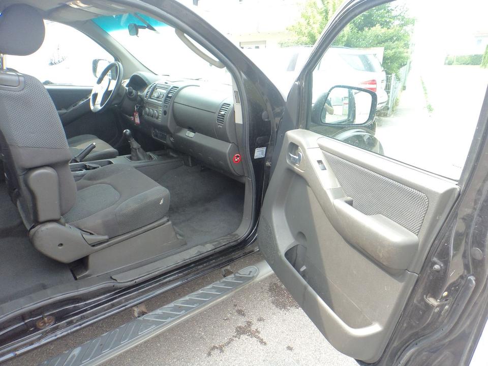 Nissan Navara Pickup KingCab  4X4 Klima пробіг: 379000 рік: Dezember 2008 Diesel потужність:171 PS коробка: Manuell ціна: 3999 - Фото 10