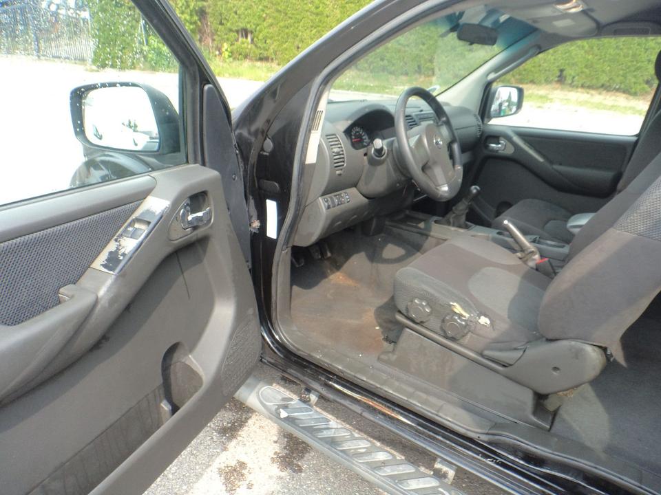 Nissan Navara Pickup KingCab  4X4 Klima пробіг: 379000 рік: Dezember 2008 Diesel потужність:171 PS коробка: Manuell ціна: 3999 - Фото 14