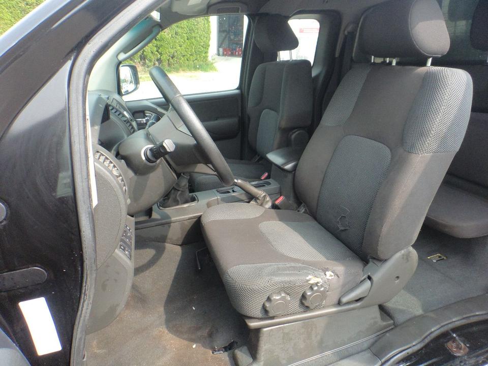 Nissan Navara Pickup KingCab  4X4 Klima пробіг: 379000 рік: Dezember 2008 Diesel потужність:171 PS коробка: Manuell ціна: 3999 - Фото 15