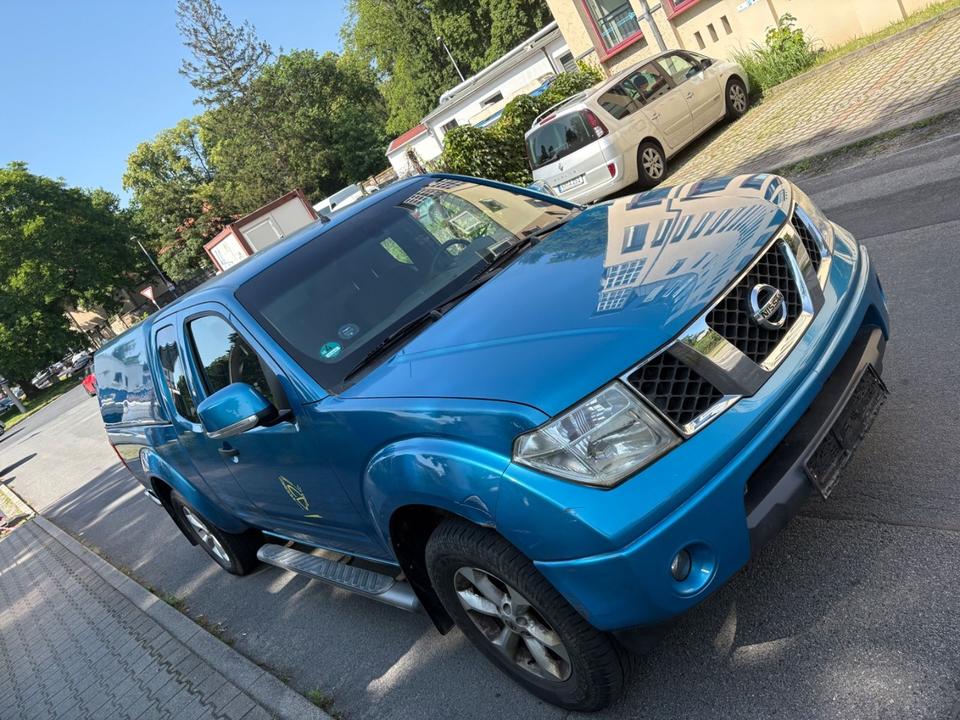 Nissan Navara 2.5 4x4 пробіг: 196000 рік: Juli 2007 Diesel потужність:171 PS коробка: Manuell ціна: 4999 - Фото 1