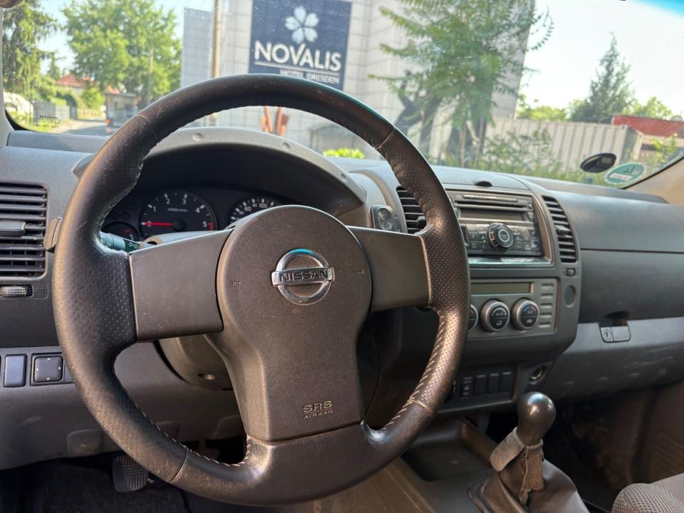 Nissan Navara 2.5 4x4 пробіг: 196000 рік: Juli 2007 Diesel потужність:171 PS коробка: Manuell ціна: 4999 - Фото 12