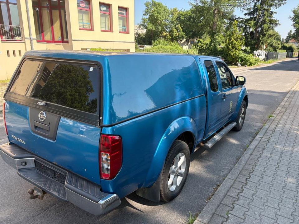 Nissan Navara 2.5 4x4 пробіг: 196000 рік: Juli 2007 Diesel потужність:171 PS коробка: Manuell ціна: 4999 - Фото 3