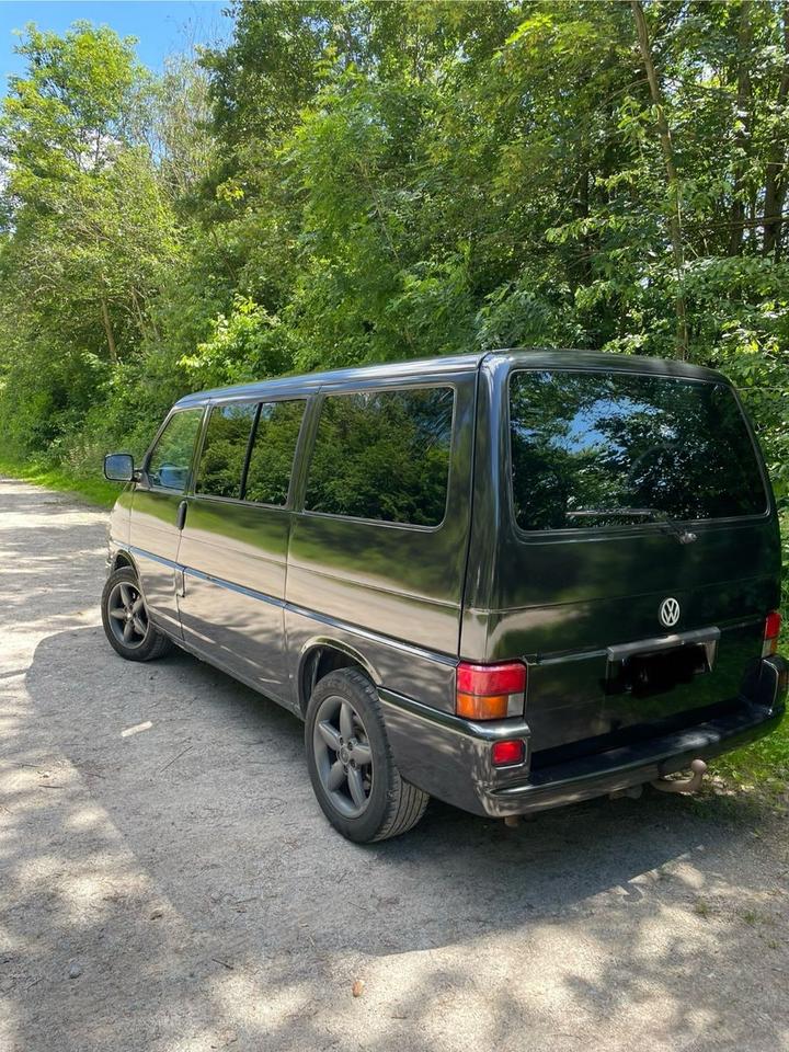 Volkswagen T4 Multivan пробіг: 344000 рік: Februar 2002 Diesel потужність:150 PS коробка: Manuell ціна: 2900 - Фото 0