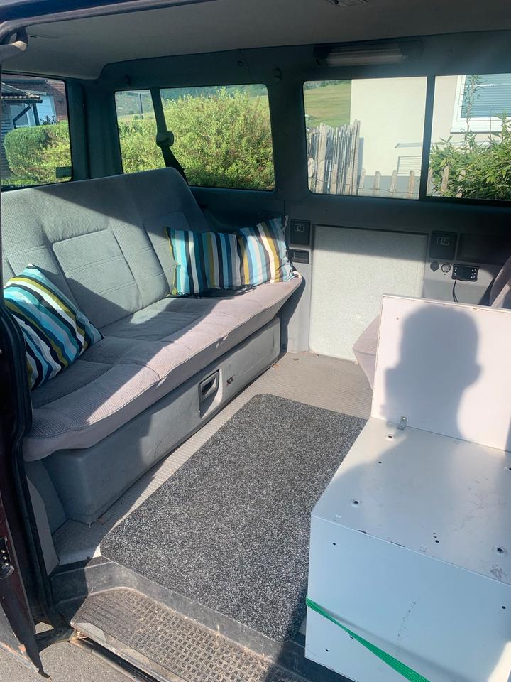 VW T4 Multivan  пробіг: 348000 рік: Juni 1994 Diesel потужність:78 PS коробка: Manuell ціна: 1950 - Фото 3