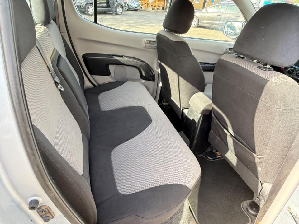 Mitsubishi L200 Inform Doppelkabine 4WD пробіг: 143867 рік: August 2010 Diesel потужність:128 PS коробка: Manuell ціна: 4990 Silber - Фото 10