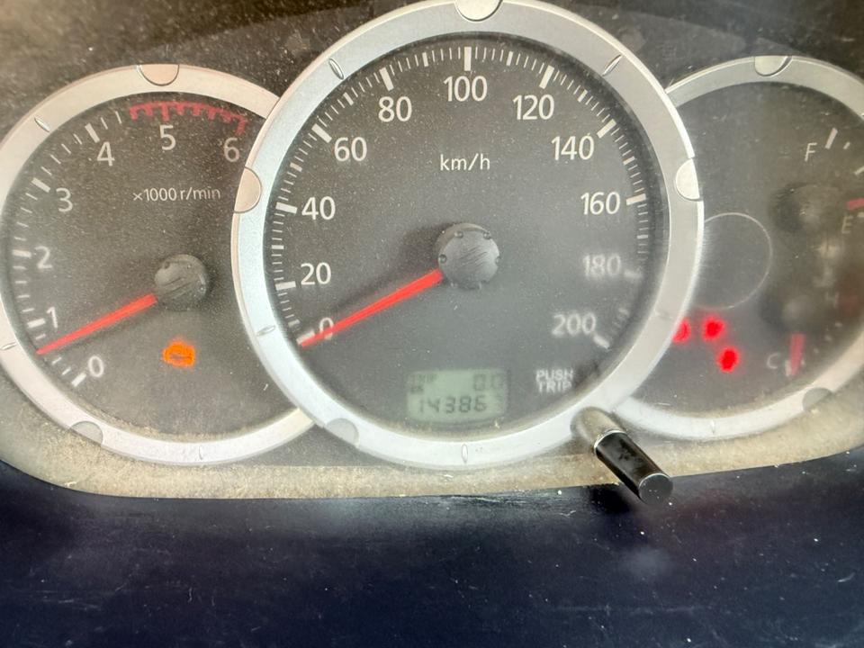 Mitsubishi L200 Inform Doppelkabine 4WD пробіг: 143867 рік: August 2010 Diesel потужність:128 PS коробка: Manuell ціна: 4990 Silber - Фото 12