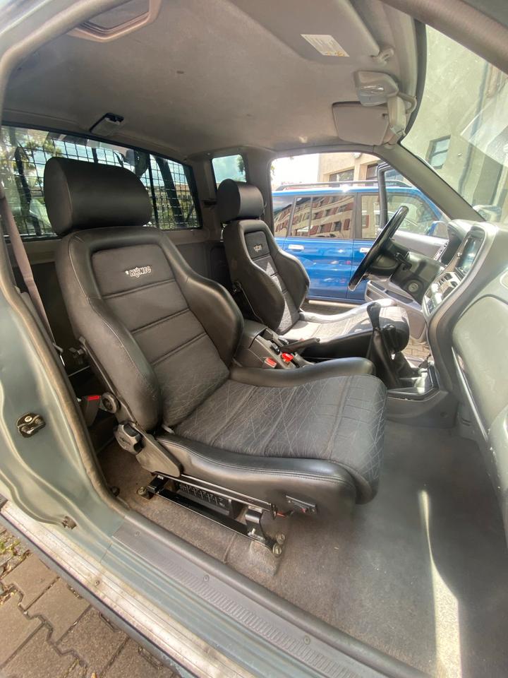 Nissan D22 Pickup 4x4 пробіг: 230000 рік: Februar 2003 Diesel потужність:137 PS коробка: Manuell Mai 2027 ціна: 5500 - Фото 5